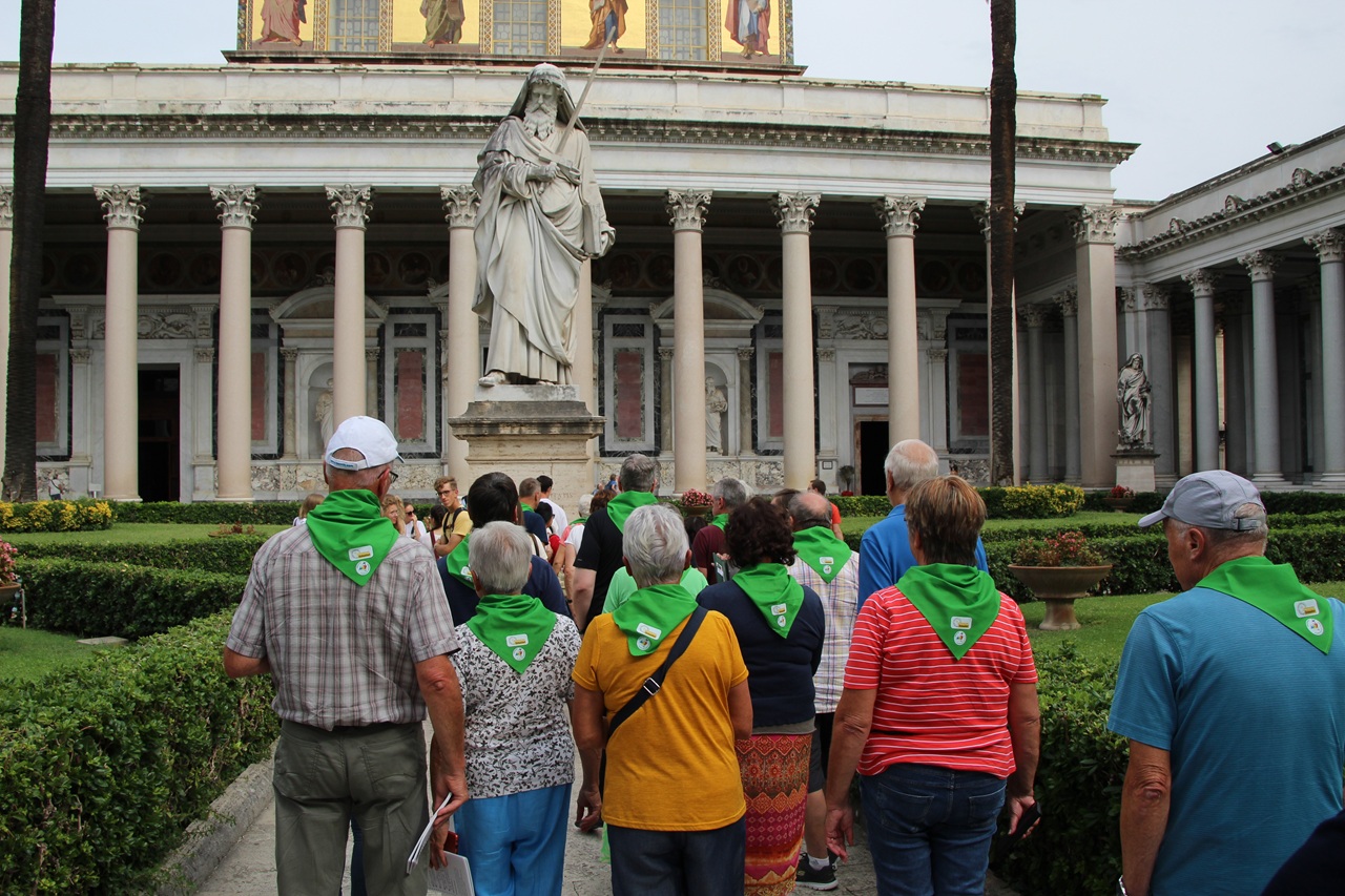 Pilger auf dem Weg zu St. Paul vor den Mauern