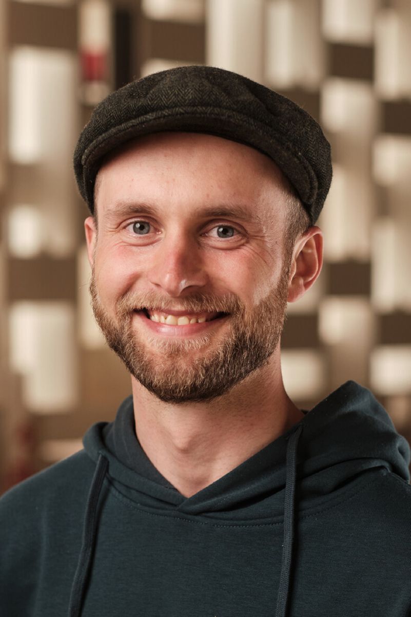 Porträtfoto: Pastoralassistent Simon Merkle Porträtfoto: Pastoralassistent Simon Merkle