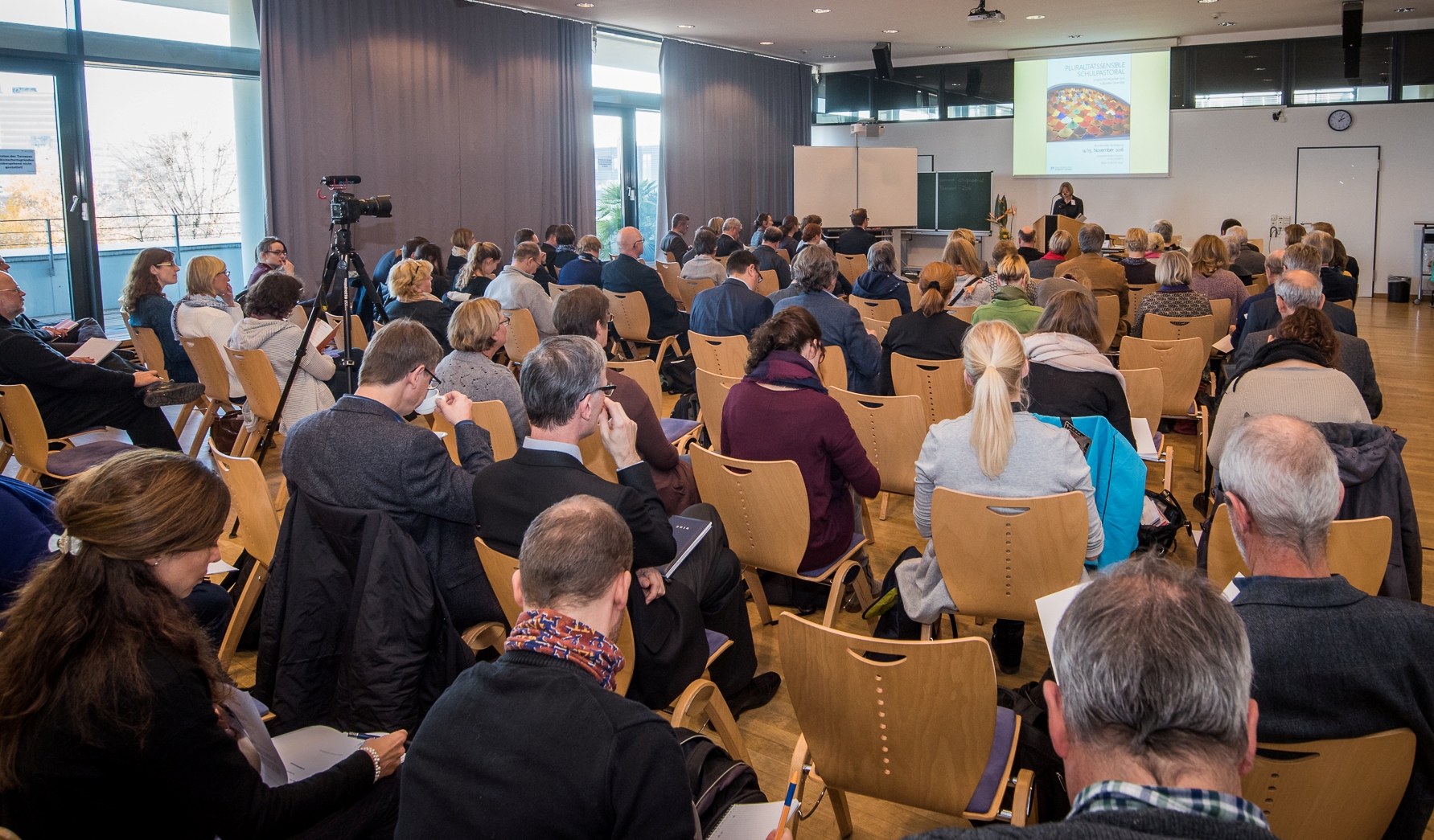 Plenum Kongress Anfang