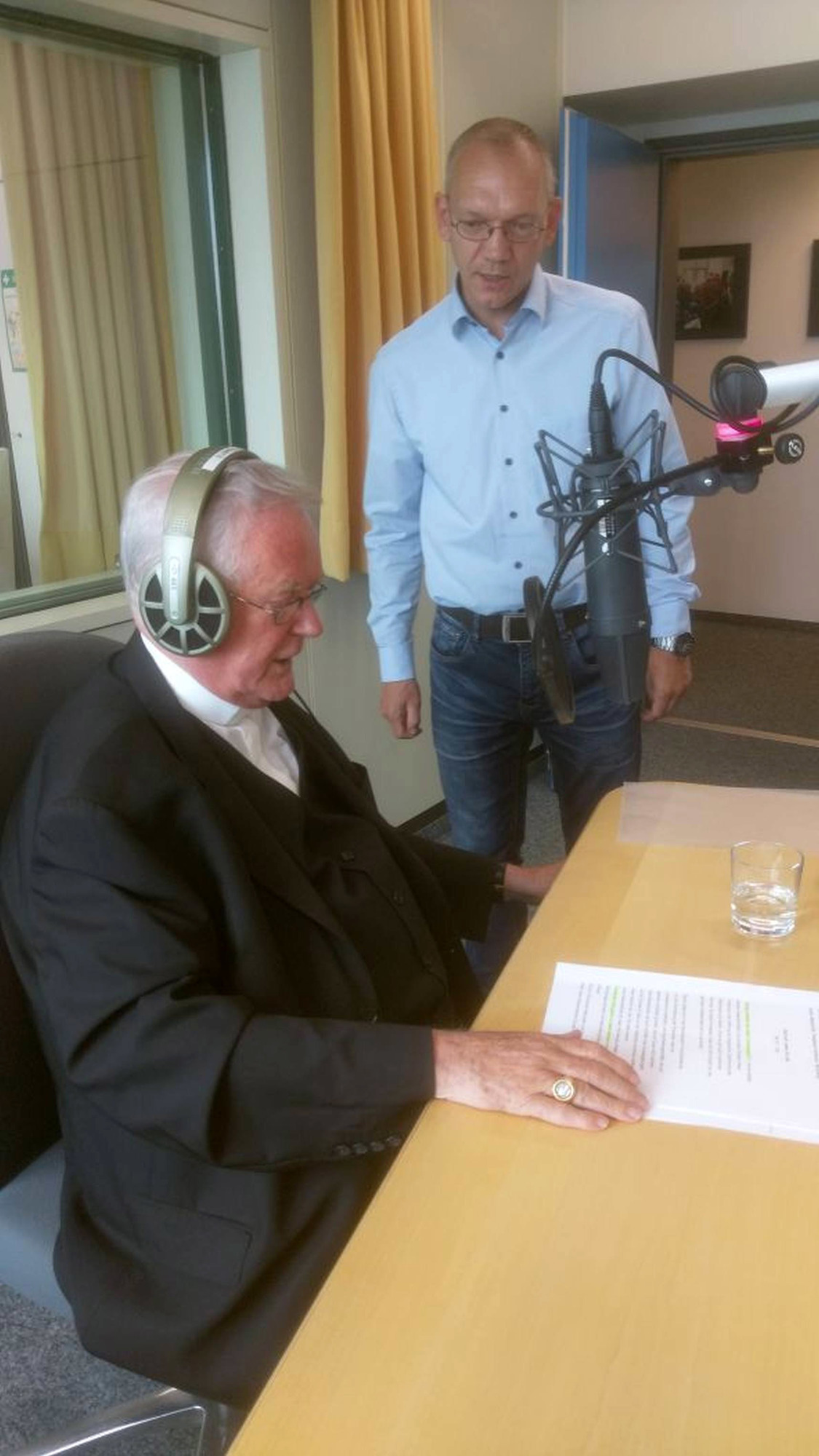 Bischof Hofmann Aufnahme Morgenfeier