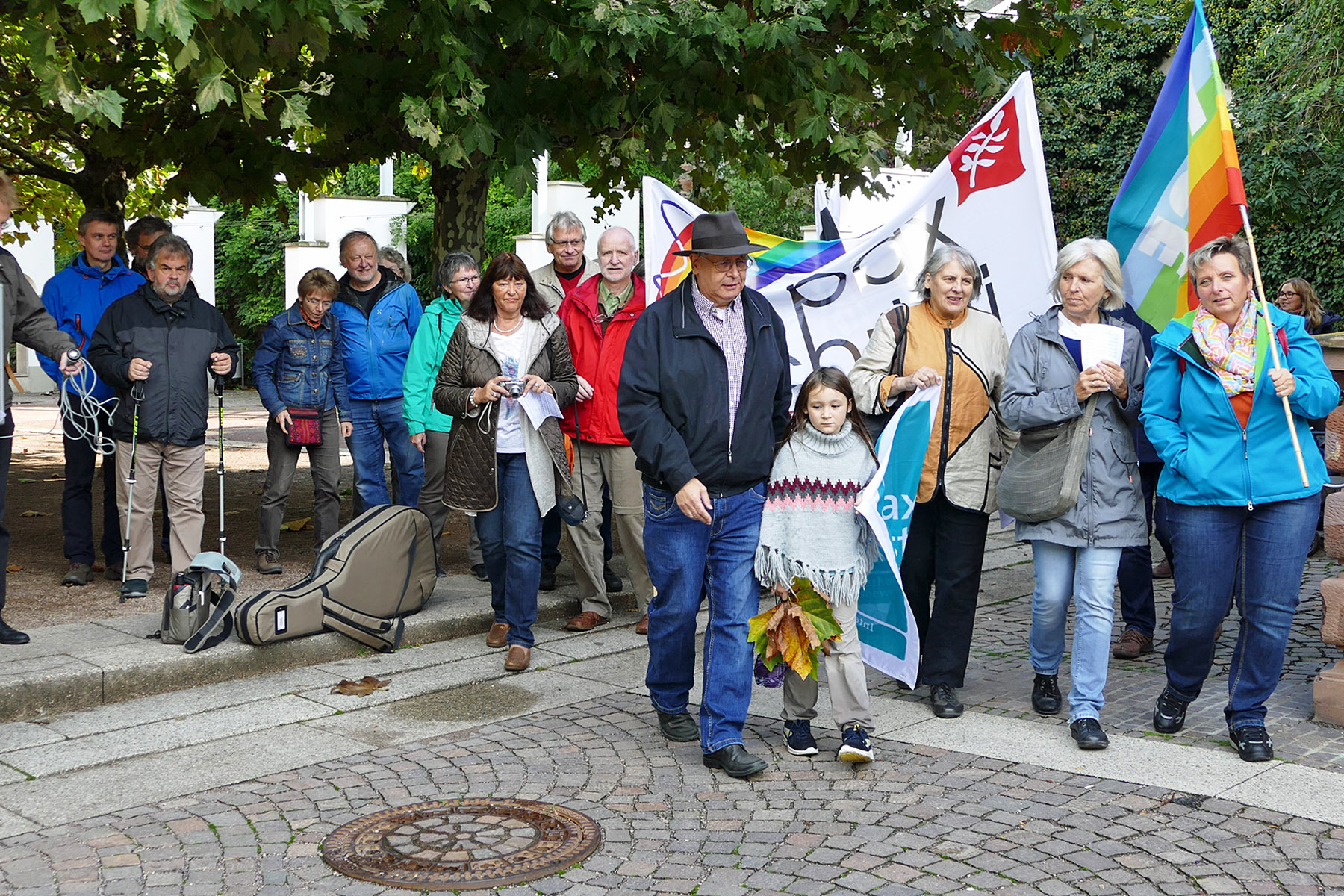 Mehr als 40 Teilnehmer bei Friedensweg von „pax christi“